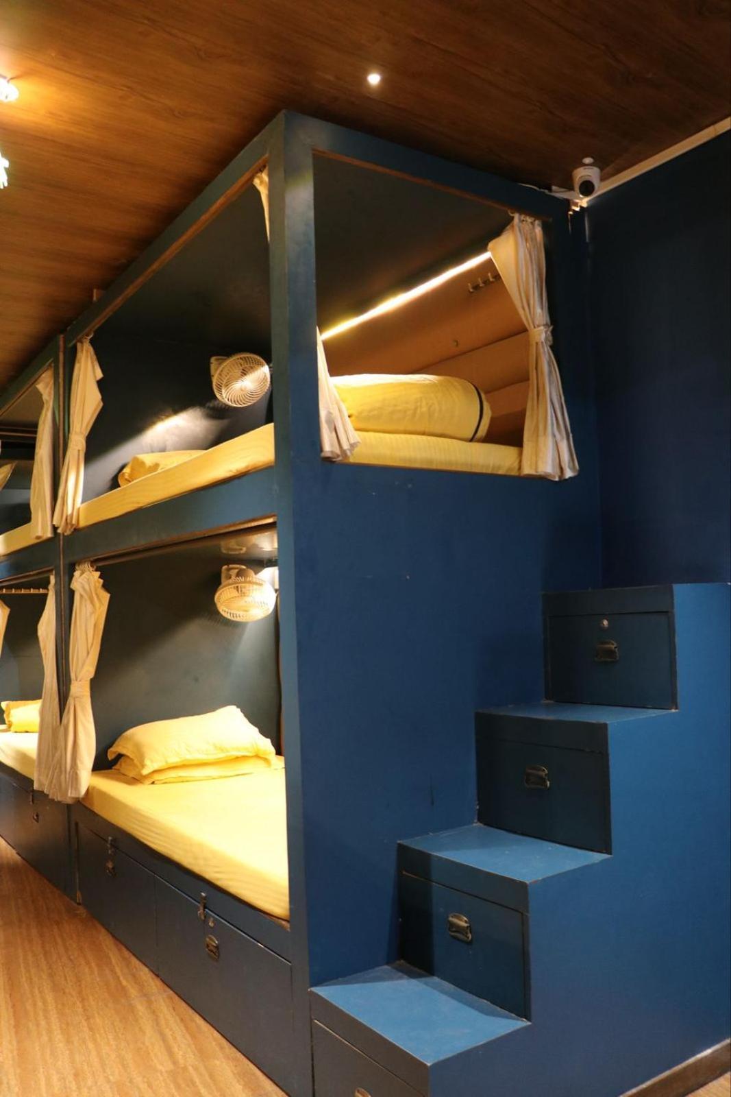 Sinhassan Dormitory Hostel Juhu Βομβάη Εξωτερικό φωτογραφία