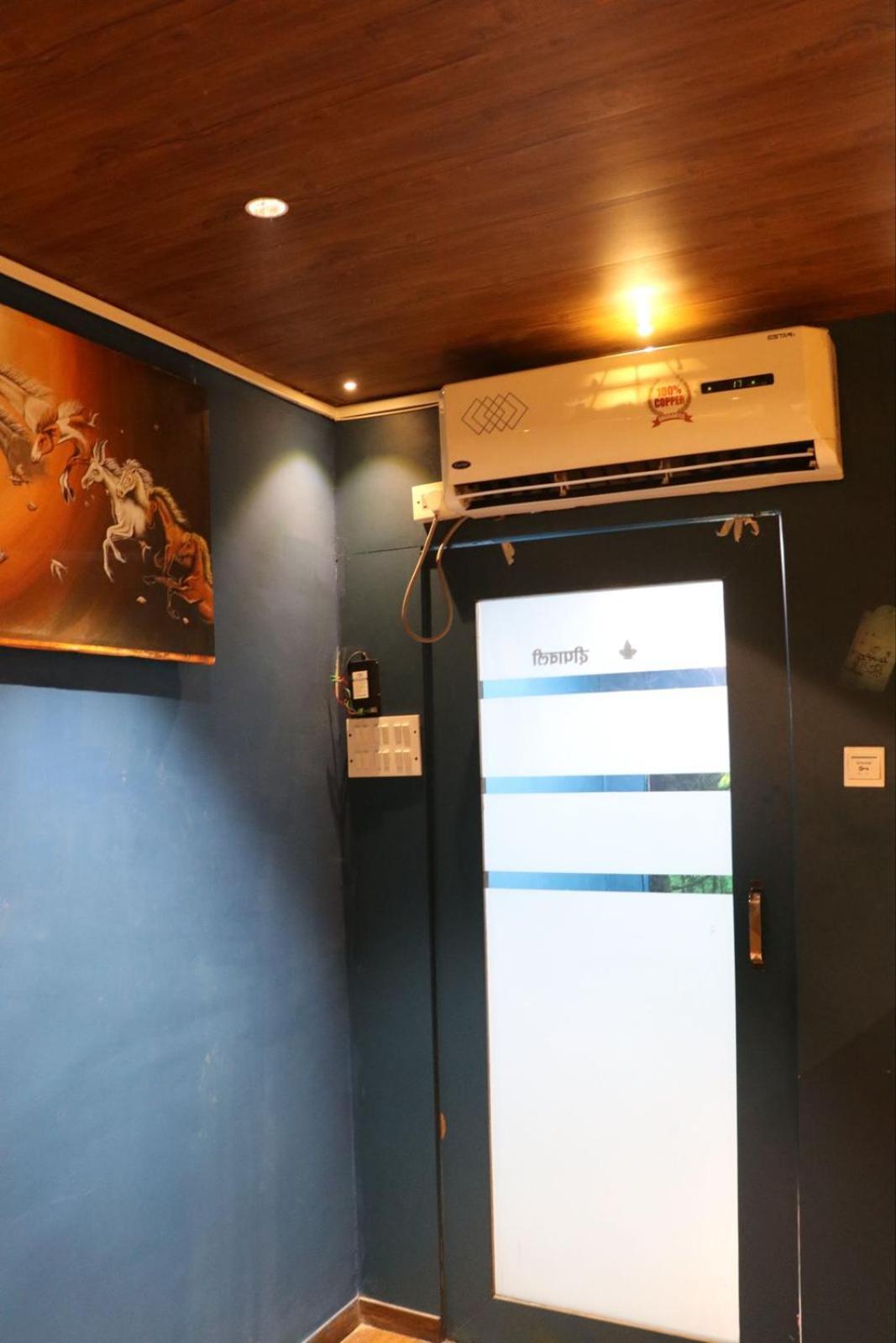 Sinhassan Dormitory Hostel Juhu Βομβάη Εξωτερικό φωτογραφία