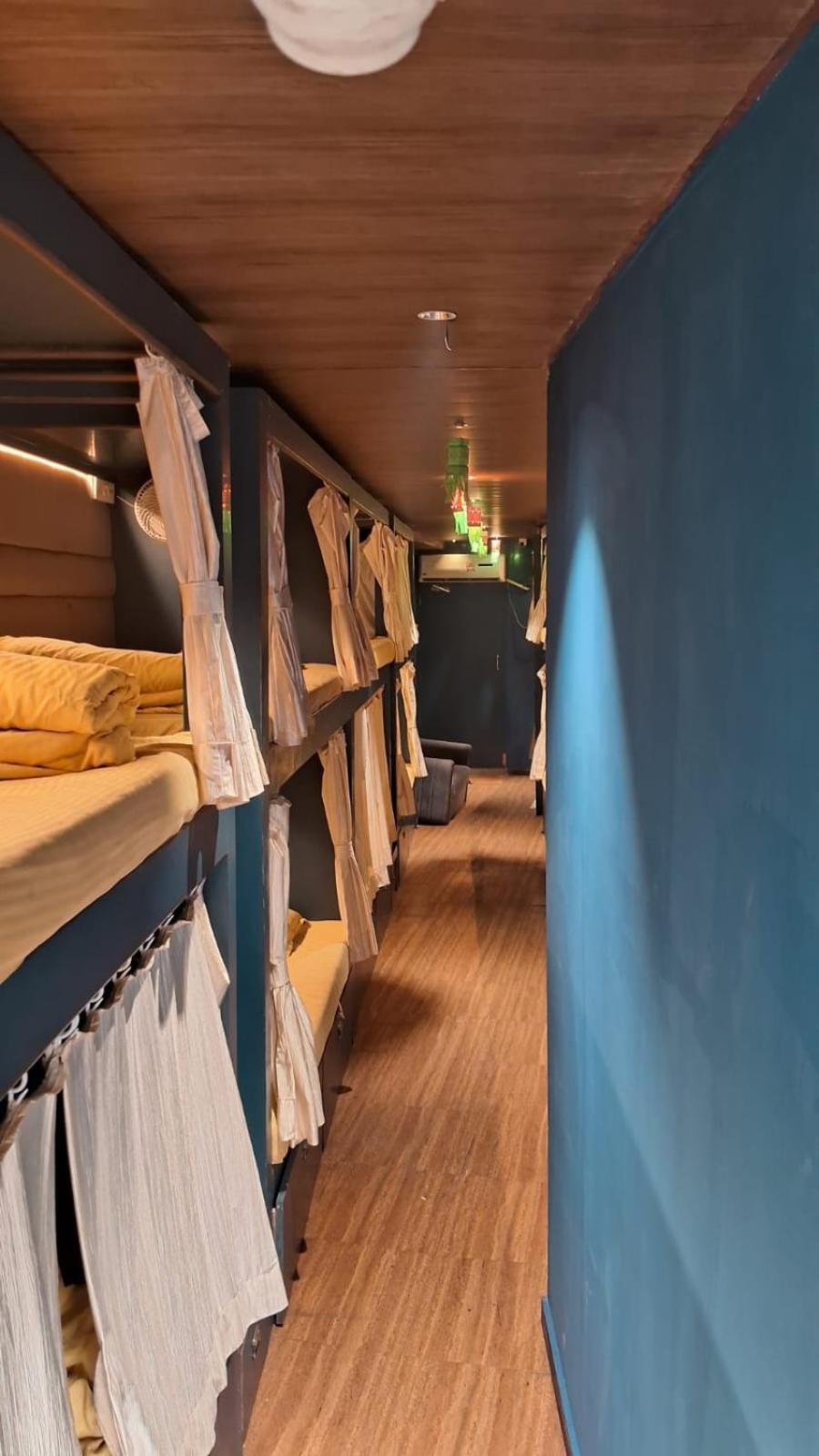 Sinhassan Dormitory Hostel Juhu Βομβάη Εξωτερικό φωτογραφία