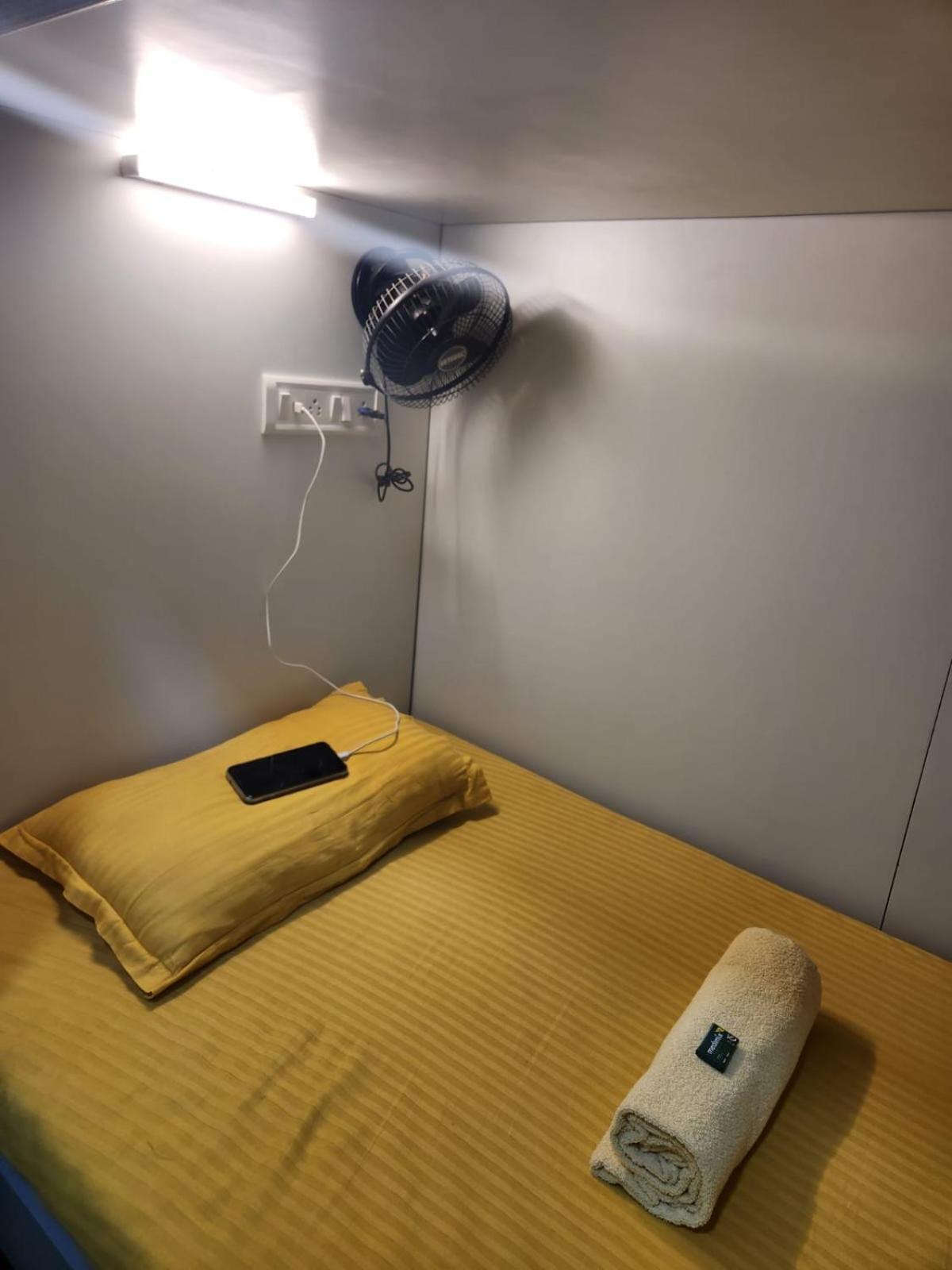 Sinhassan Dormitory Hostel Juhu Βομβάη Εξωτερικό φωτογραφία