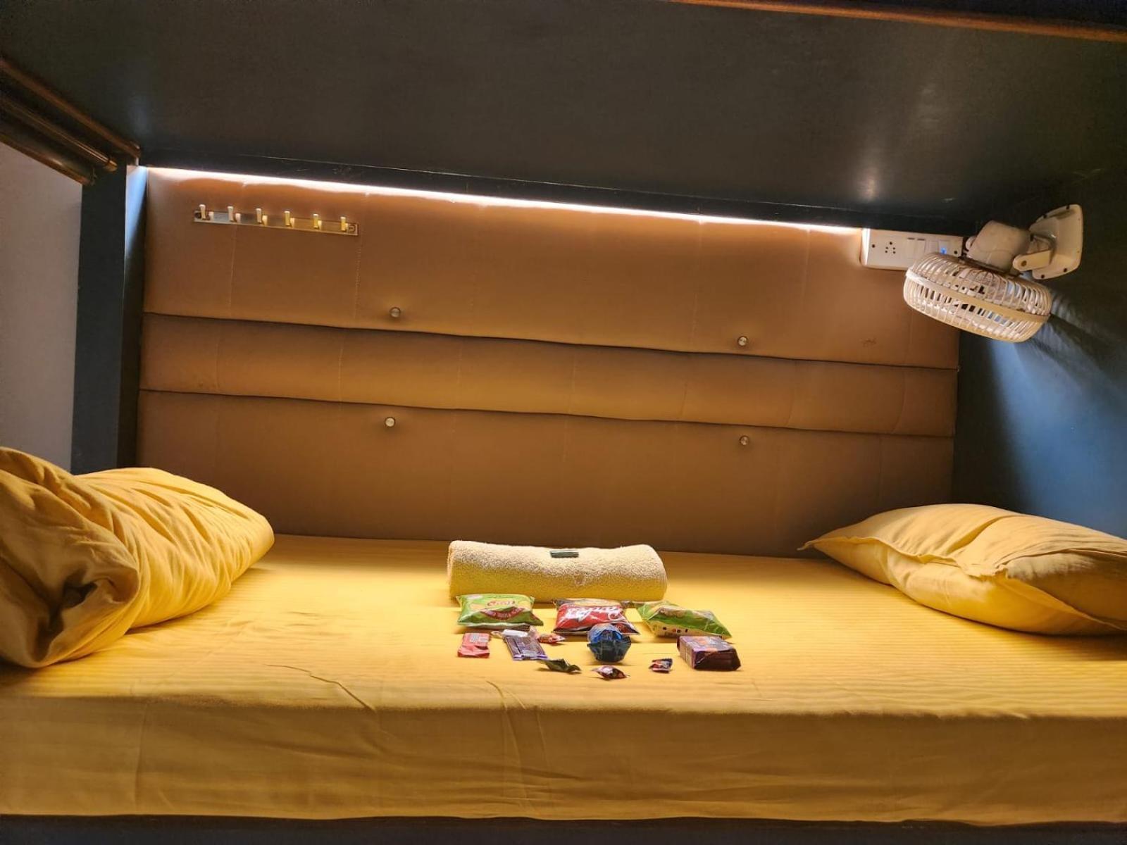 Sinhassan Dormitory Hostel Juhu Βομβάη Εξωτερικό φωτογραφία