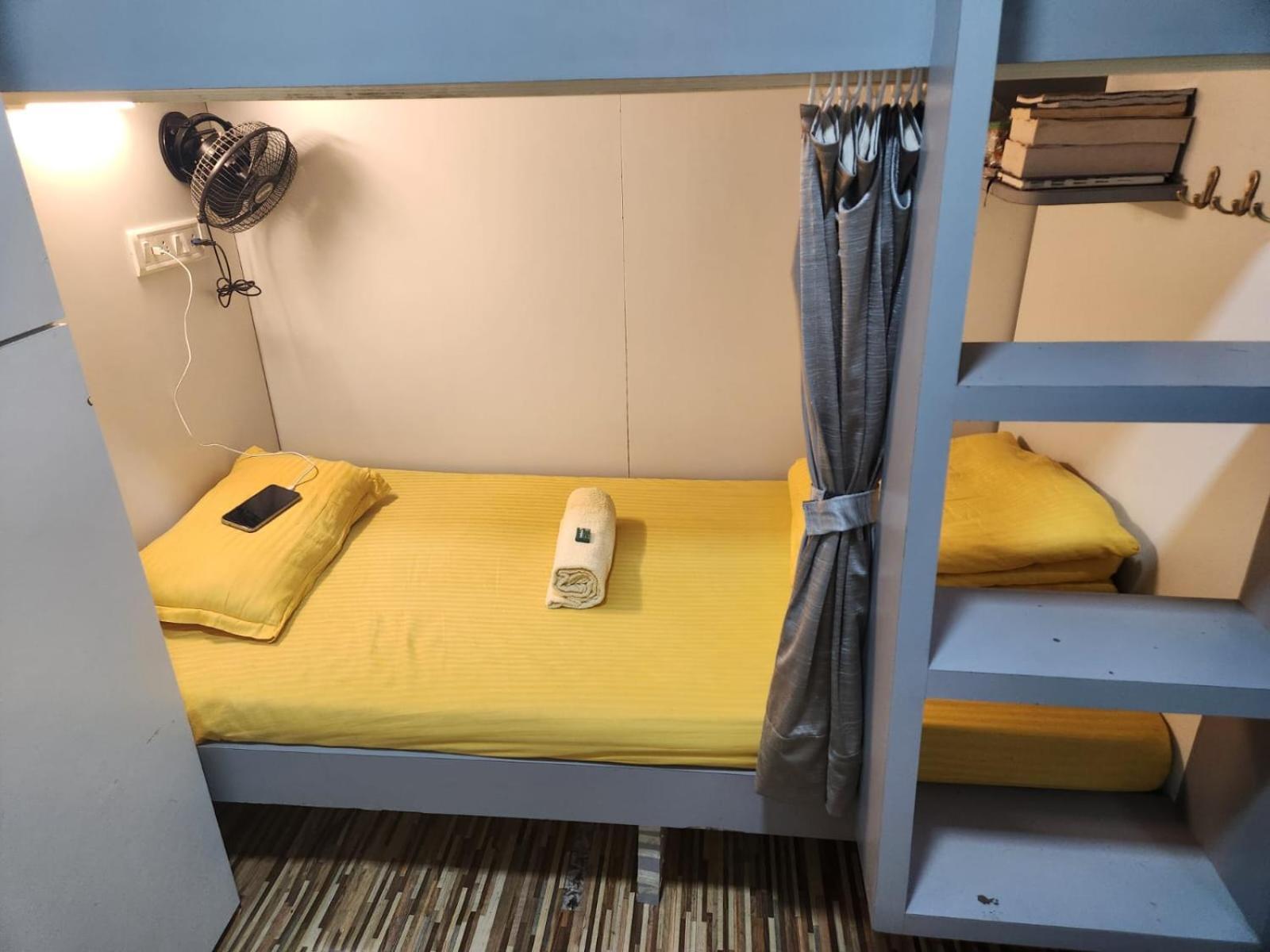 Sinhassan Dormitory Hostel Juhu Βομβάη Εξωτερικό φωτογραφία