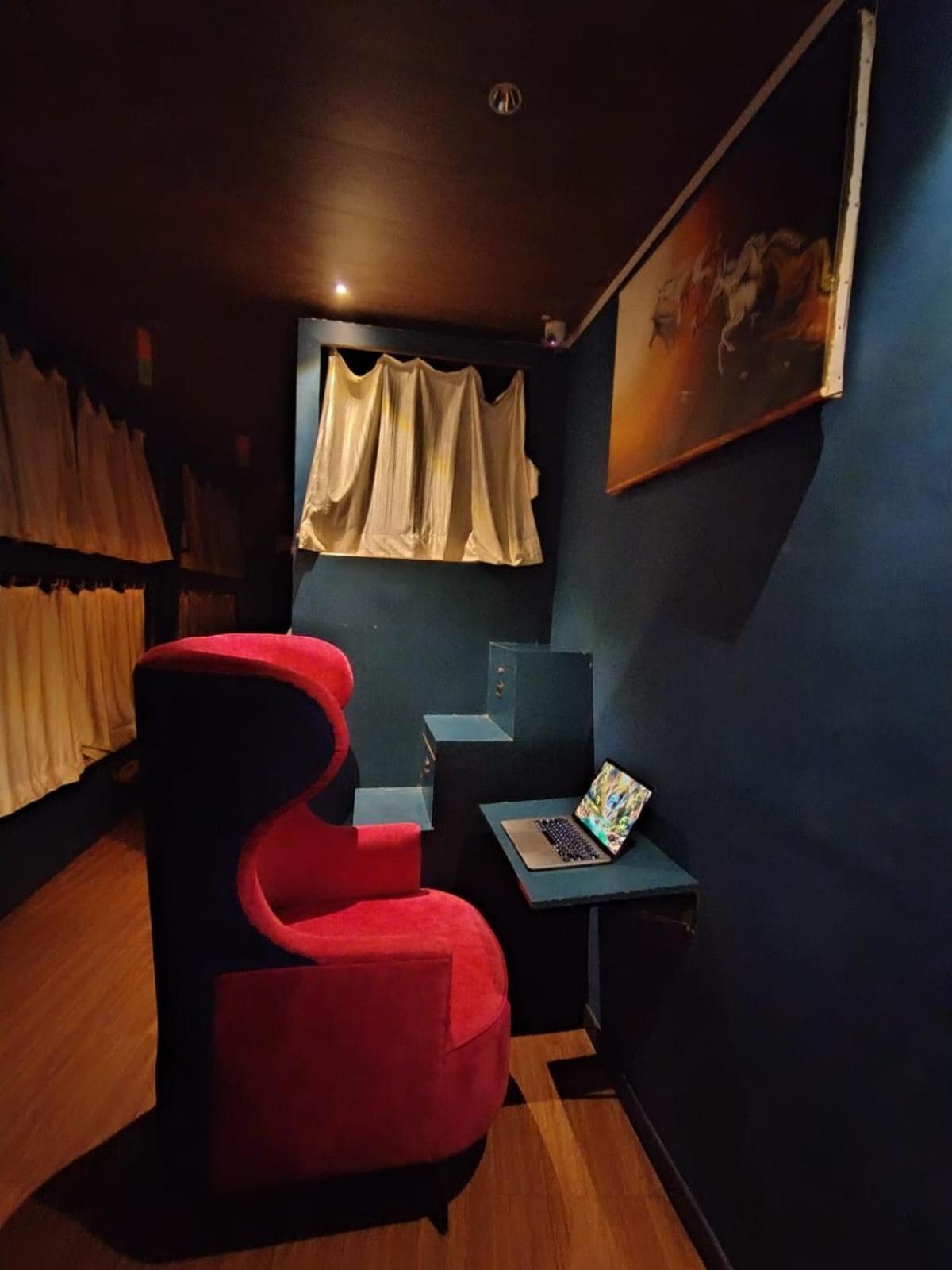 Sinhassan Dormitory Hostel Juhu Βομβάη Εξωτερικό φωτογραφία