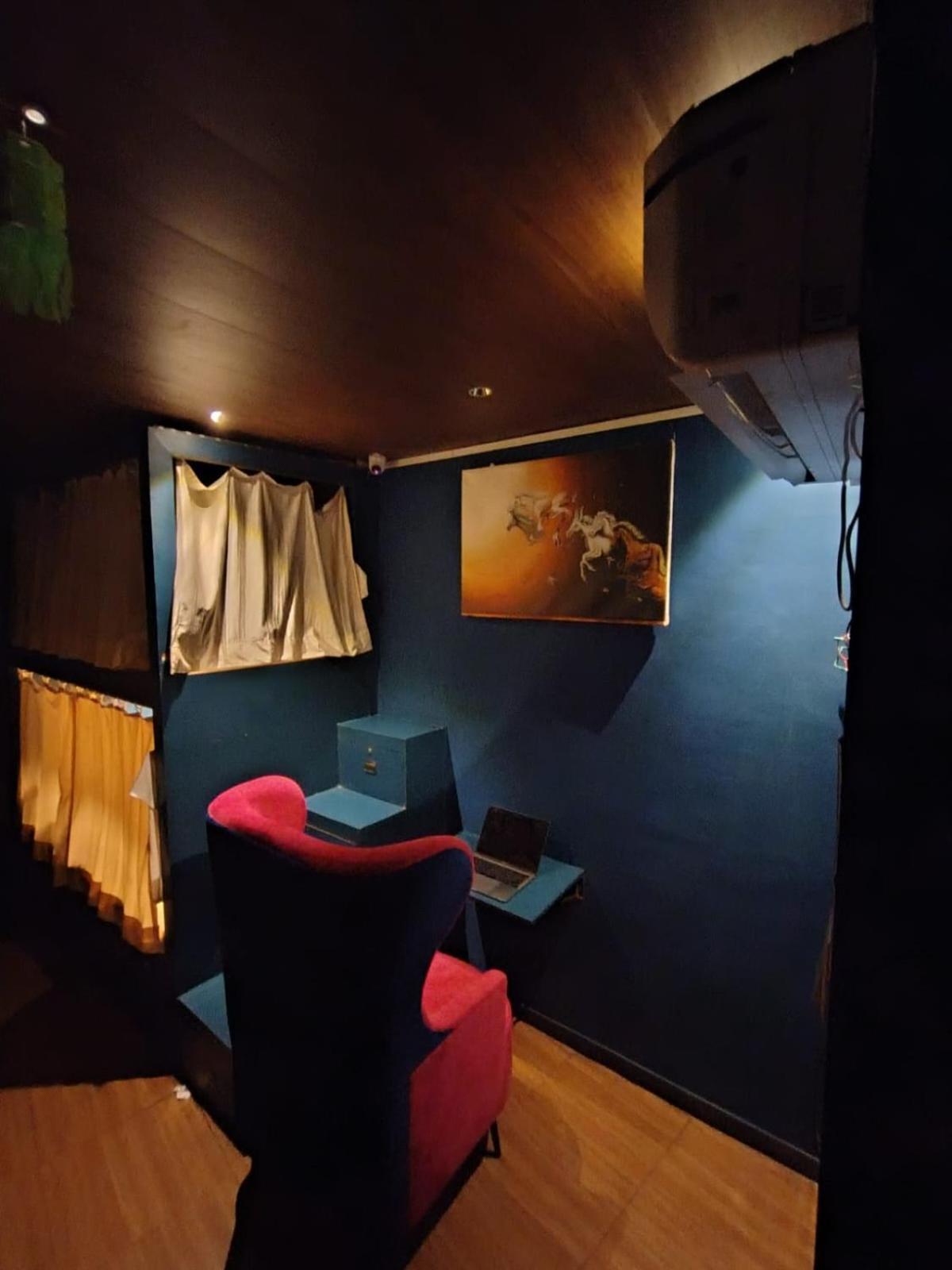 Sinhassan Dormitory Hostel Juhu Βομβάη Εξωτερικό φωτογραφία