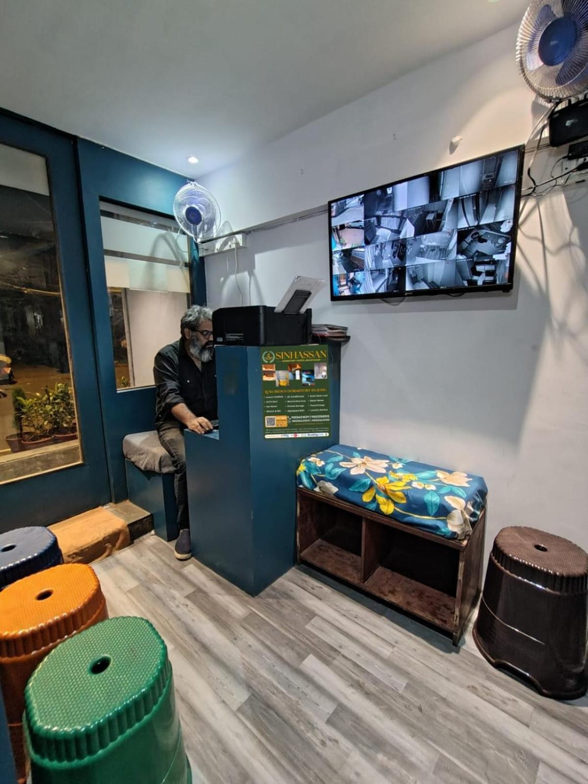 Sinhassan Dormitory Hostel Juhu Βομβάη Εξωτερικό φωτογραφία
